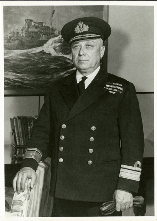 Le contre-amiral Victor Gabriel Brodeur, commandant de la côte Pacifique, photographié peu avant sa retraite.