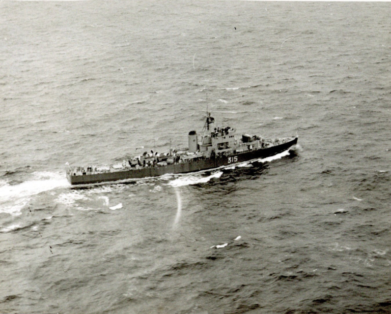 HMCS NEW GLASGOW - CFB Esquimalt Naval and Military Museum